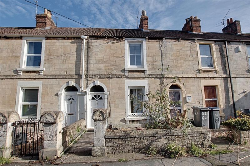 2 bed terraced house to rent in Park Street, Trowbridge BA14, £925 pcm