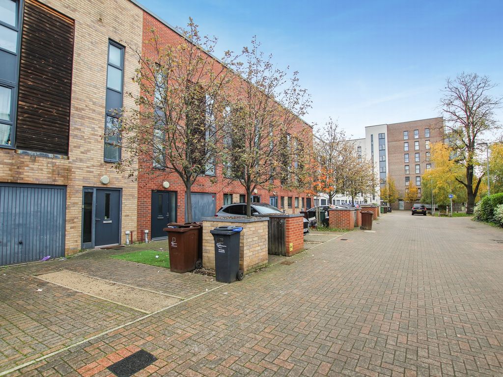 4 bed terraced house for sale in Scholars Way, Dagenham RM8, £489,995 Zoopla