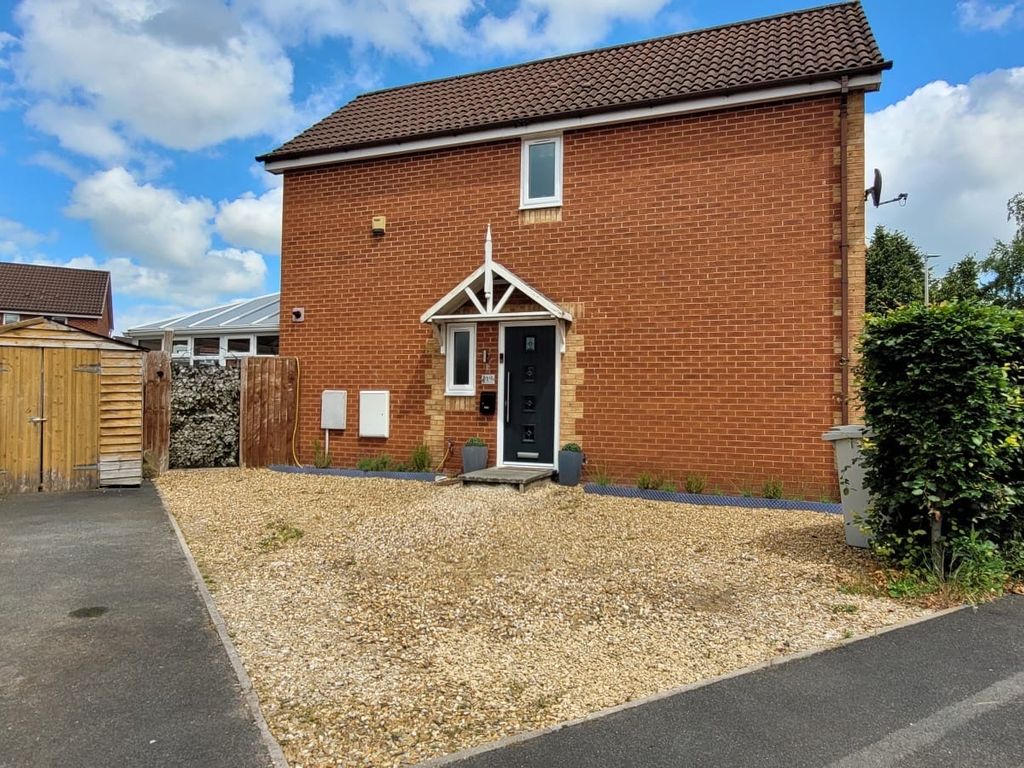 3 bed detached house for sale in Langley Drive, Crewe CW2, £220,000