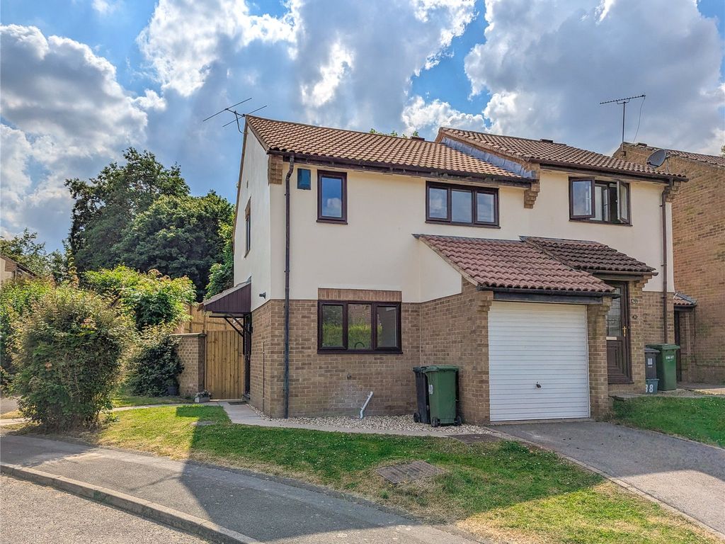 3 bed end terrace house for sale in Wedmore Close, Kingswood, Bristol