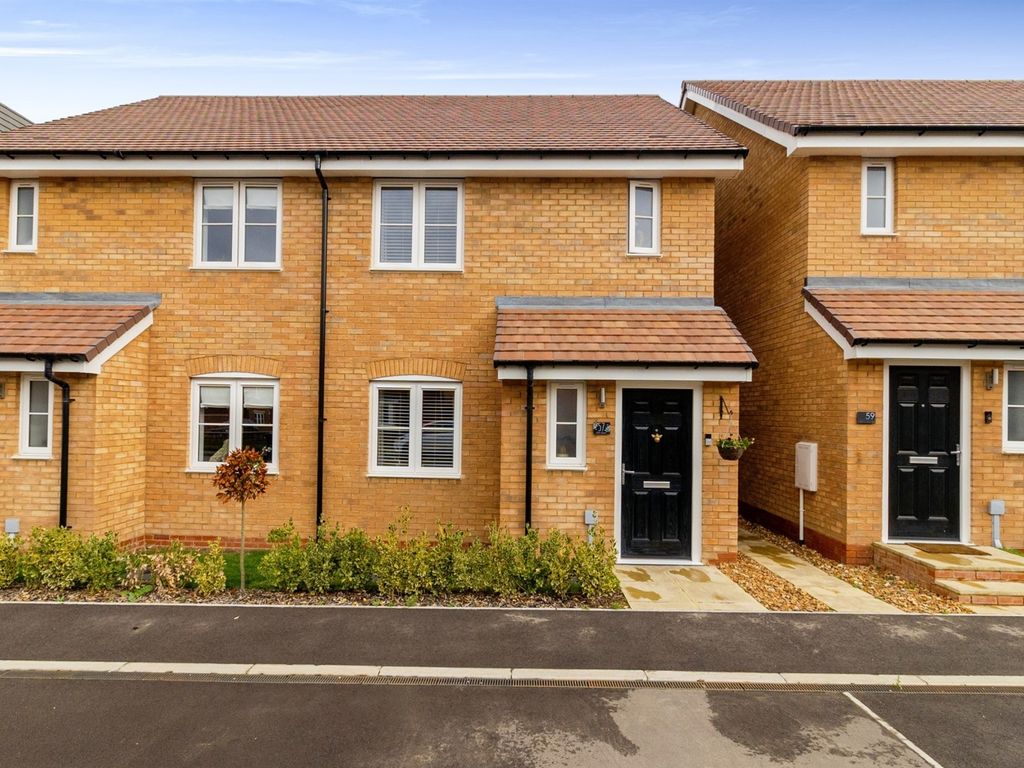 Hadrian Crescent, Leighton Buzzard LU7  