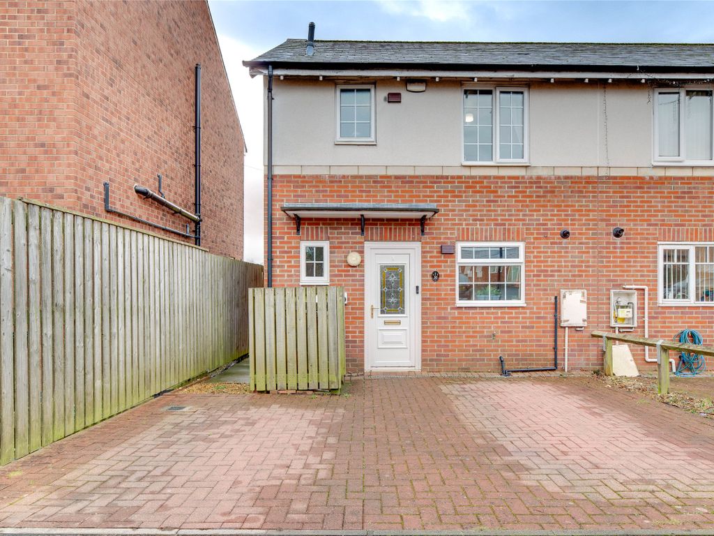 3 bed terraced house for sale in Appletree Court, Walbottle, Newcastle