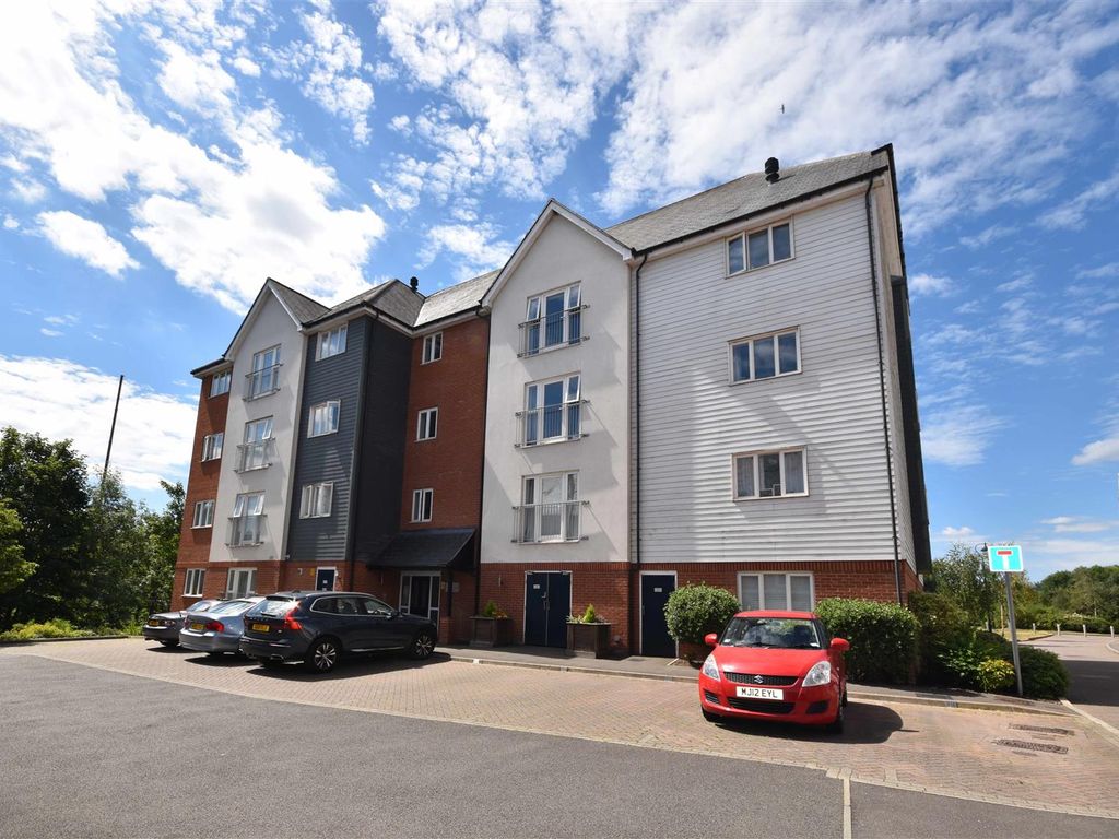 2 bed flat for sale in Westwood Drive, Canterbury CT2 Zoopla