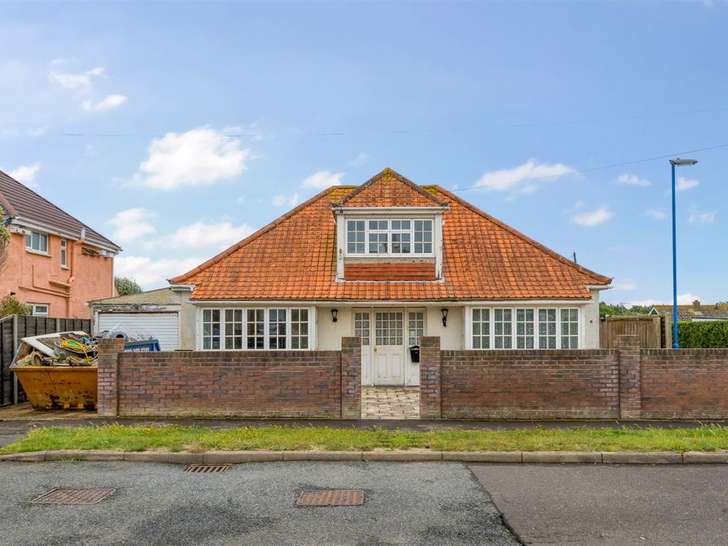 3 bed detached bungalow for sale in 24 Woodland Road, Selsey, West