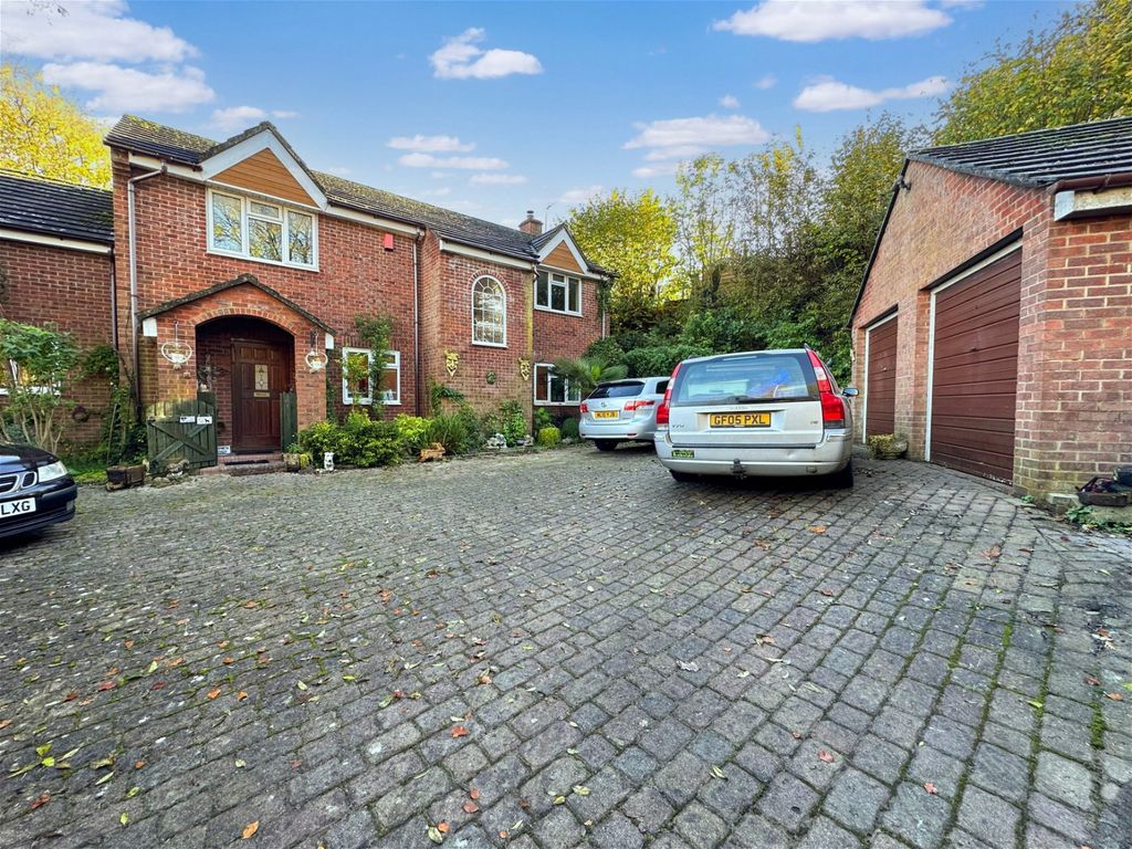 4 bed detached house for sale in Chalford, Westbury BA13, £500,000 Zoopla
