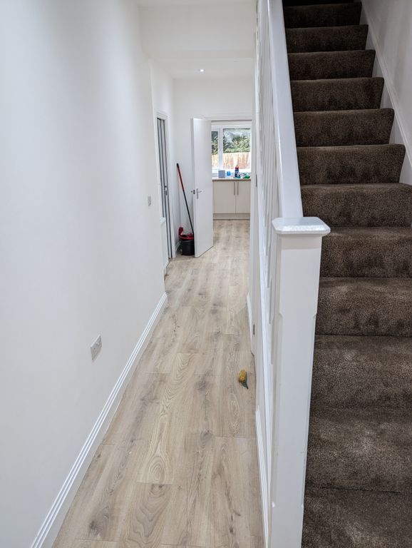 3 bed shared to rent in Granville Road, Watford WD18, £