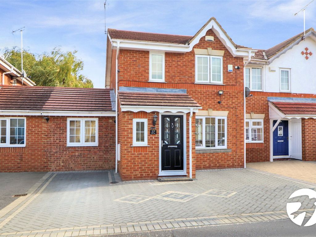 4 bed linkdetached house for sale in Duriun Way, Watermead Park, Slade