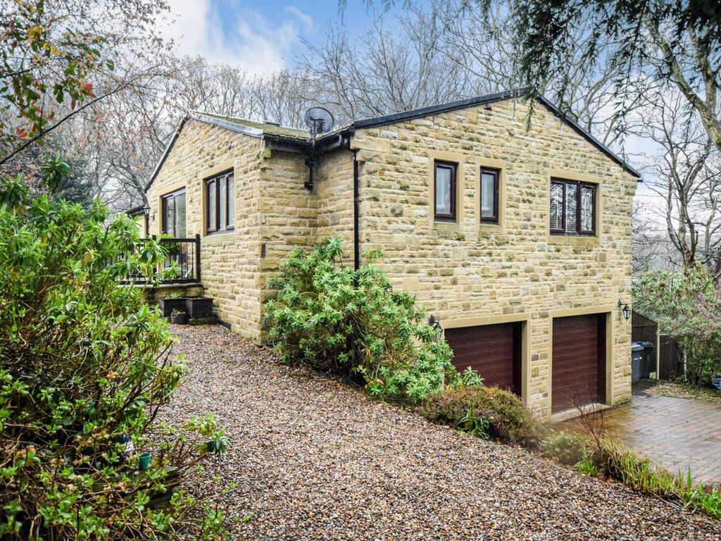 4 bed detached house for sale in Delph Wood Close, Gilstead, Bingley