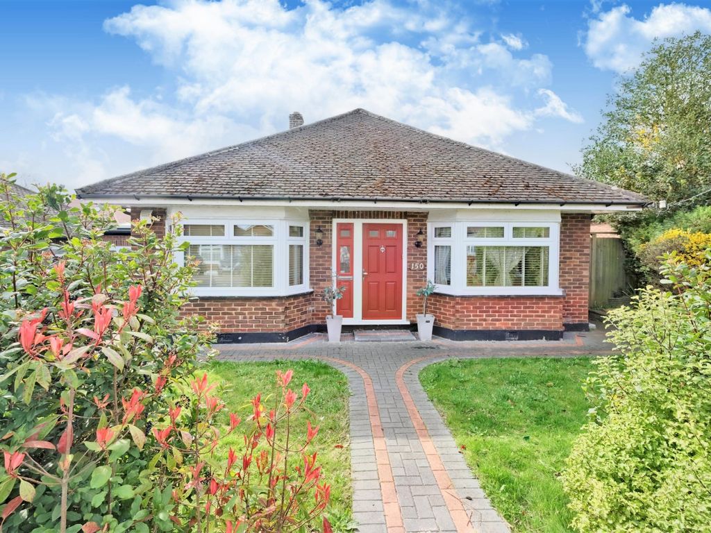 3 bed detached bungalow for sale in Avalon Road, Orpington BR6 Zoopla