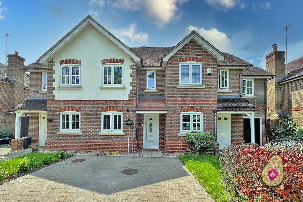 2 bed terraced house for sale in Williamson Close, Winnersh, Wokingham