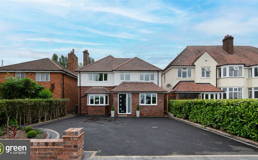 4 bed detached house for sale in Whitehouse Common Road, Sutton