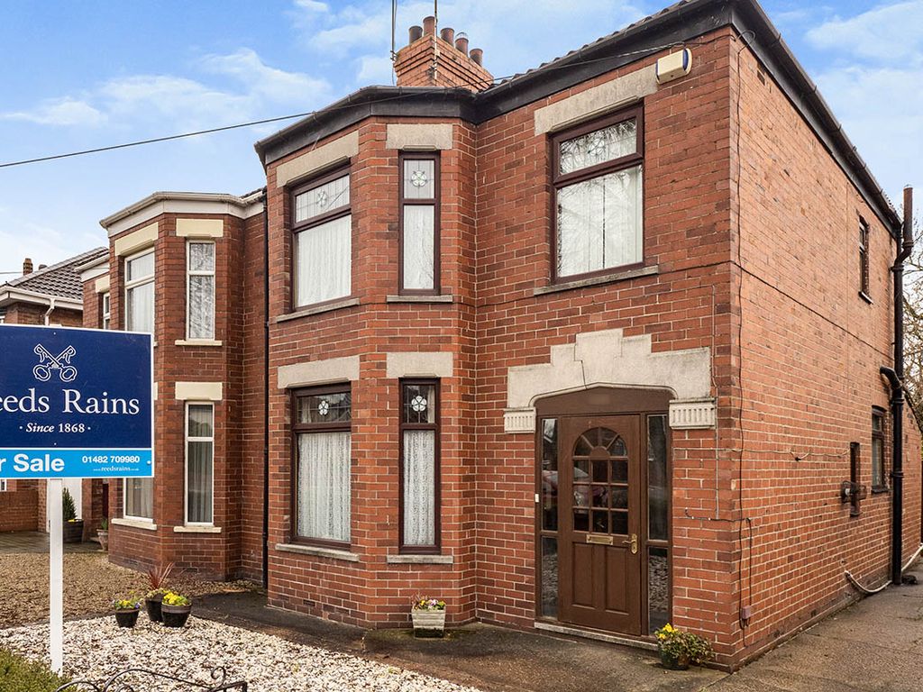 3 bed semidetached house for sale in James Reckitt Avenue, Hull, East
