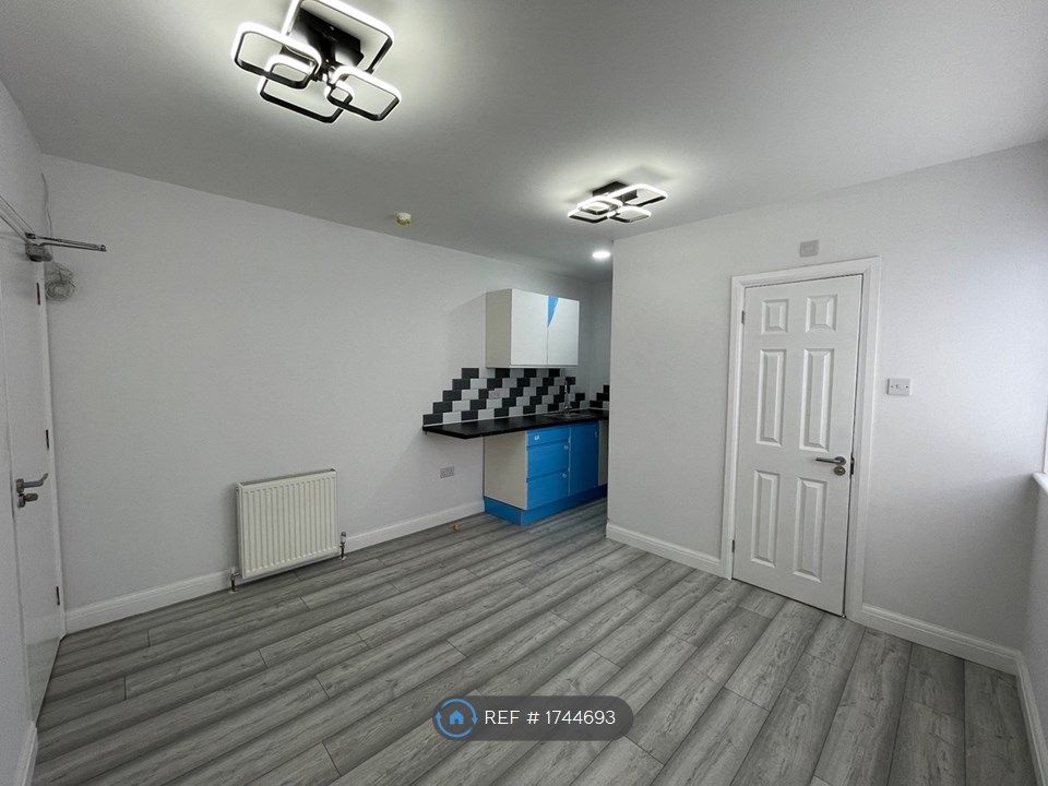 Studio to rent in Seven Sisters Road, London N4 Zoopla