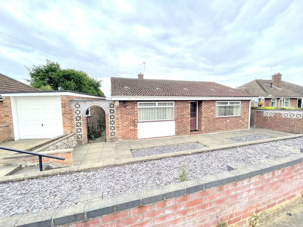 2 bed bungalow for sale in Broom Avenue, Thorpe St. Andrew, Norwich