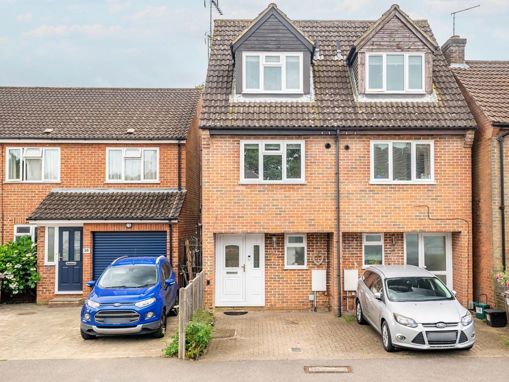 3 bed semidetached house for sale in St. Annes Road, London Colney, St
