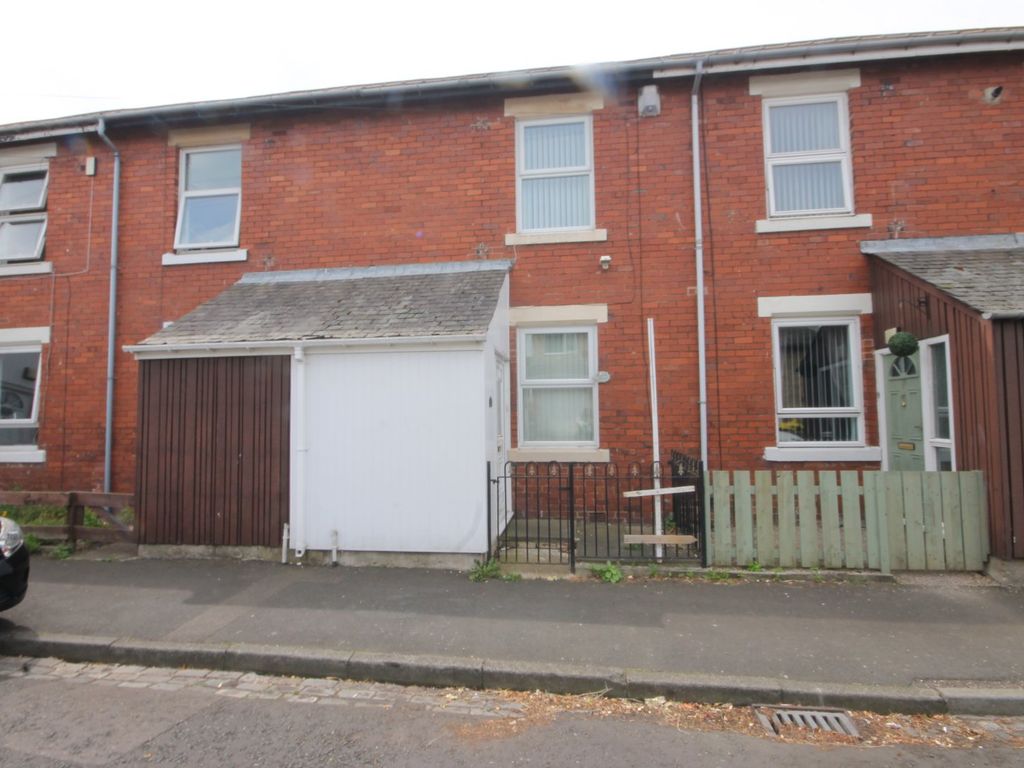 2 bed terraced house to rent in Whitehall Road, Newcastle Upon Tyne