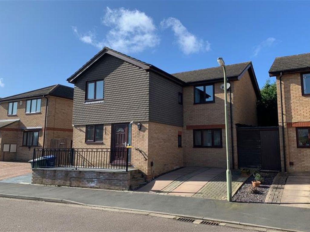 4 bed detached house to rent in Benson Close, Bicester OX26, £1,700 pcm