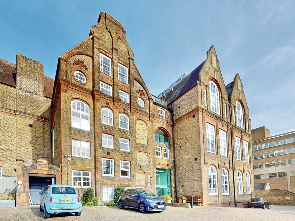2 bed flat for sale in Highgate Hill, Archway N19, £550,000 Zoopla