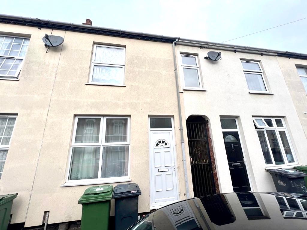 3 bed terraced house to rent in Stratton Street, Wolverhampton WV10