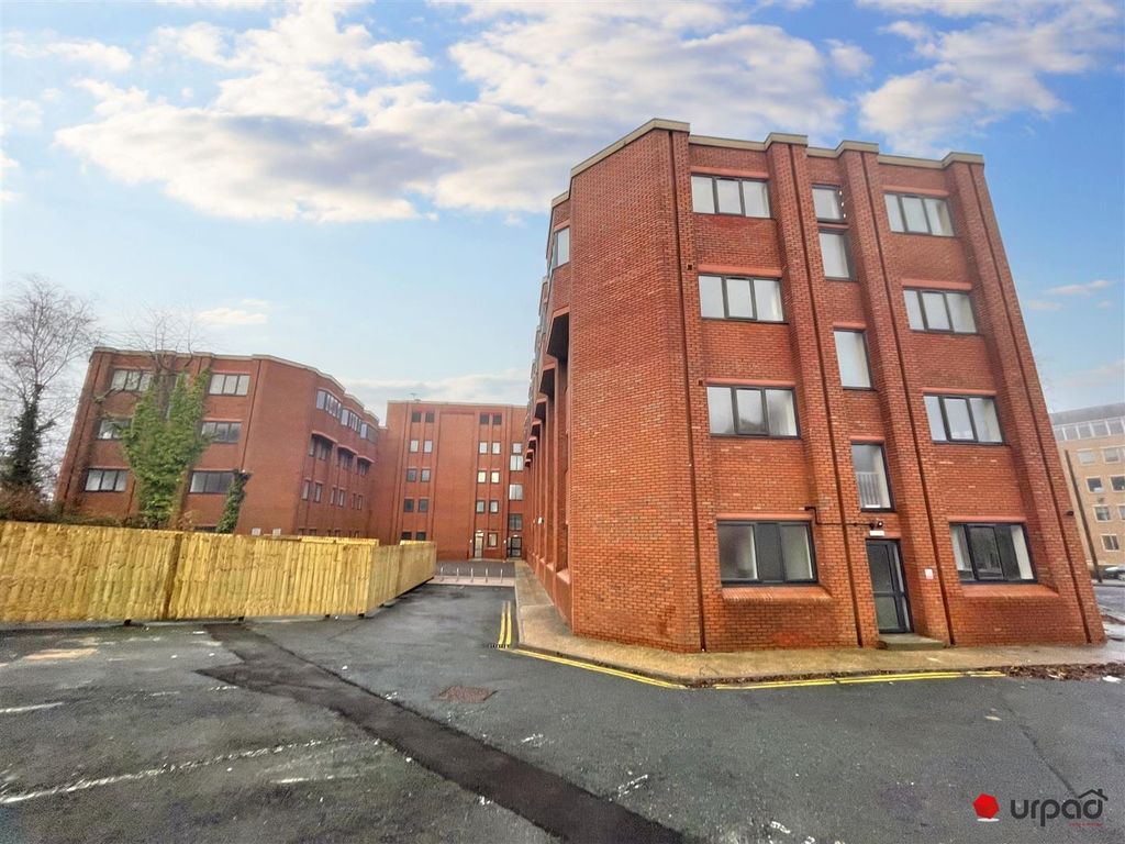 1 bed flat to rent in Prospect Hill, Redditch B97, £775 pcm Zoopla