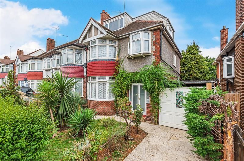 4 bed end terrace house for sale in Lynwood Road, Ealing, London W5, £
