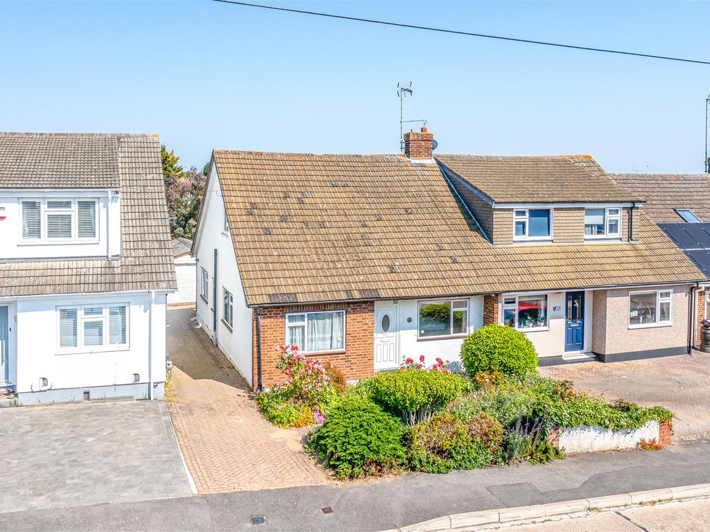 4 bed property for sale in Belchamps Way, Hockley SS5 Zoopla