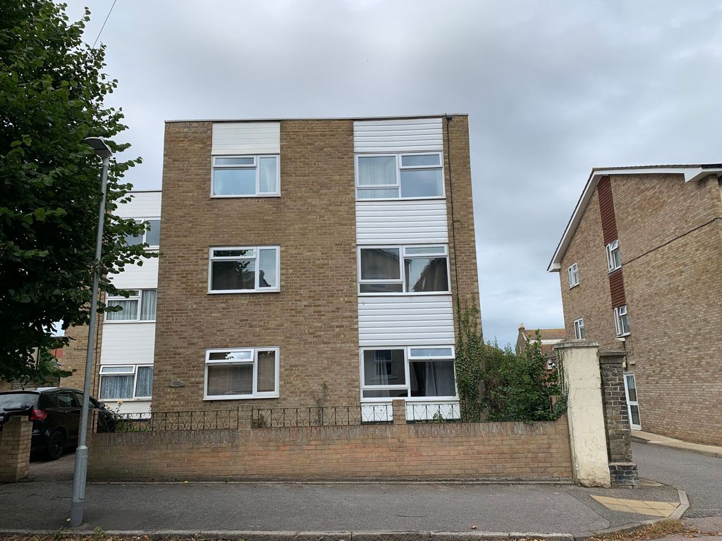 1 bed flat to rent in St. Mildreds Road, Ramsgate CT11, £700 pcm Zoopla