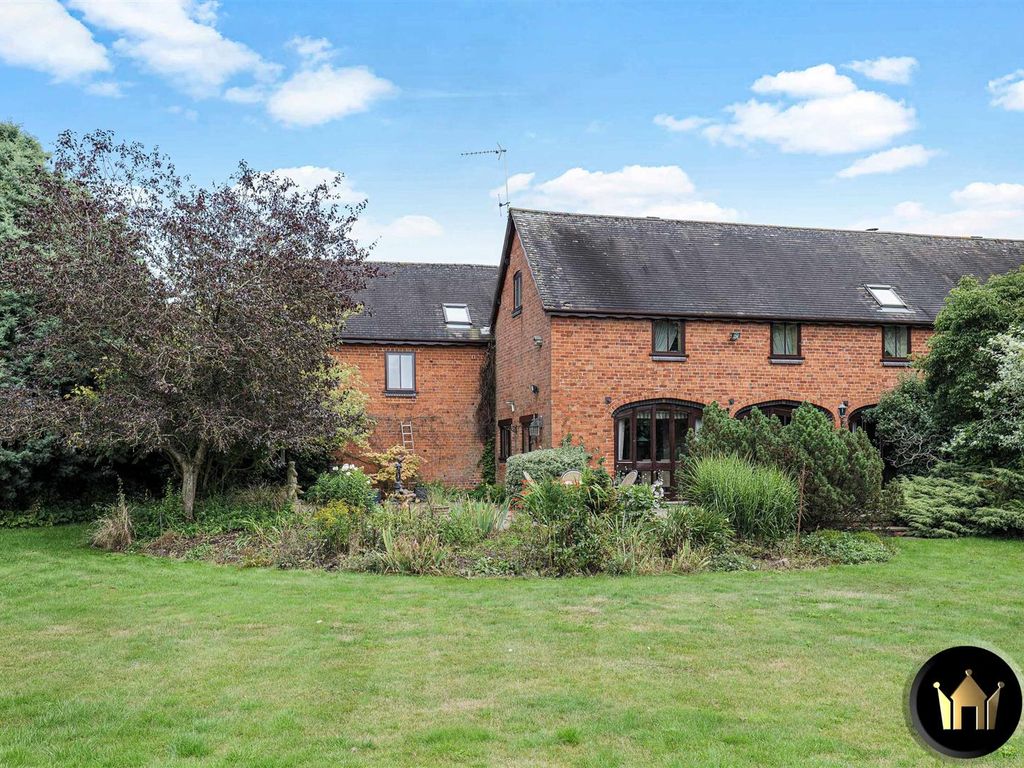 4 bed barn conversion for sale in Haye Lane, Mappleborough Green