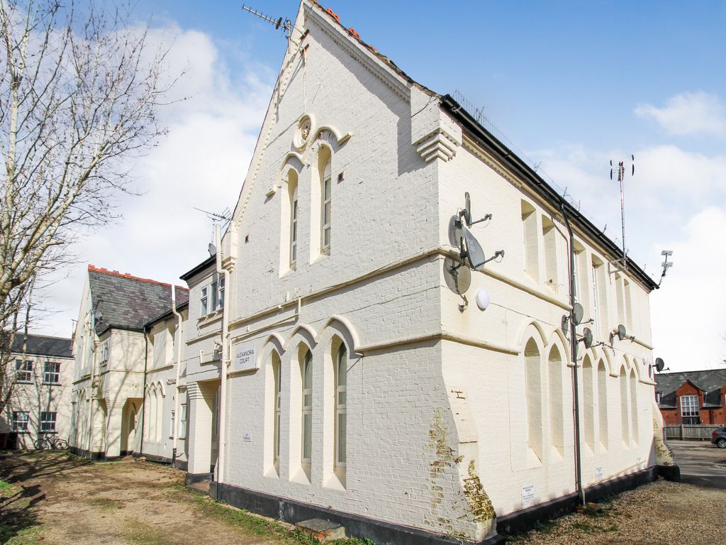 Studio for sale in Alexandra Court, Alexandra Road, Farnborough GU14