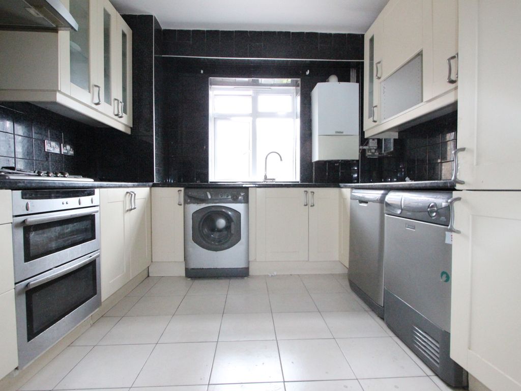 6 bed flat for sale in Church Street Estate, London NW8, £725,000 Zoopla