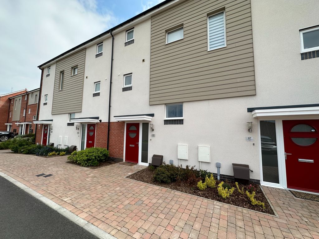 4 bed town house to rent in Mayflower Drive, BurtonOnTrent DE14 Zoopla