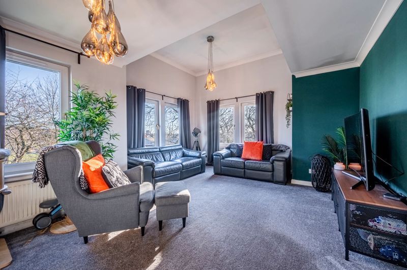 2 bed flat for sale in Bruce Avenue, Motherwell ML1, £125,000 Zoopla