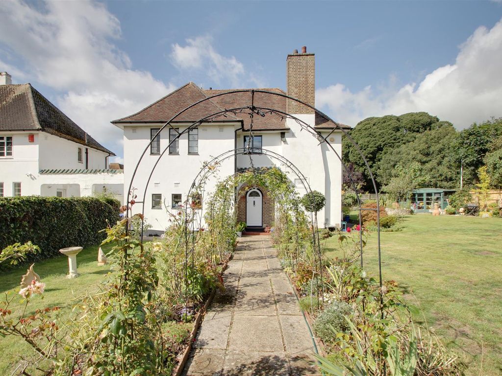 5 bed detached house for sale in Sea Lane, GoringBySea, Worthing BN12