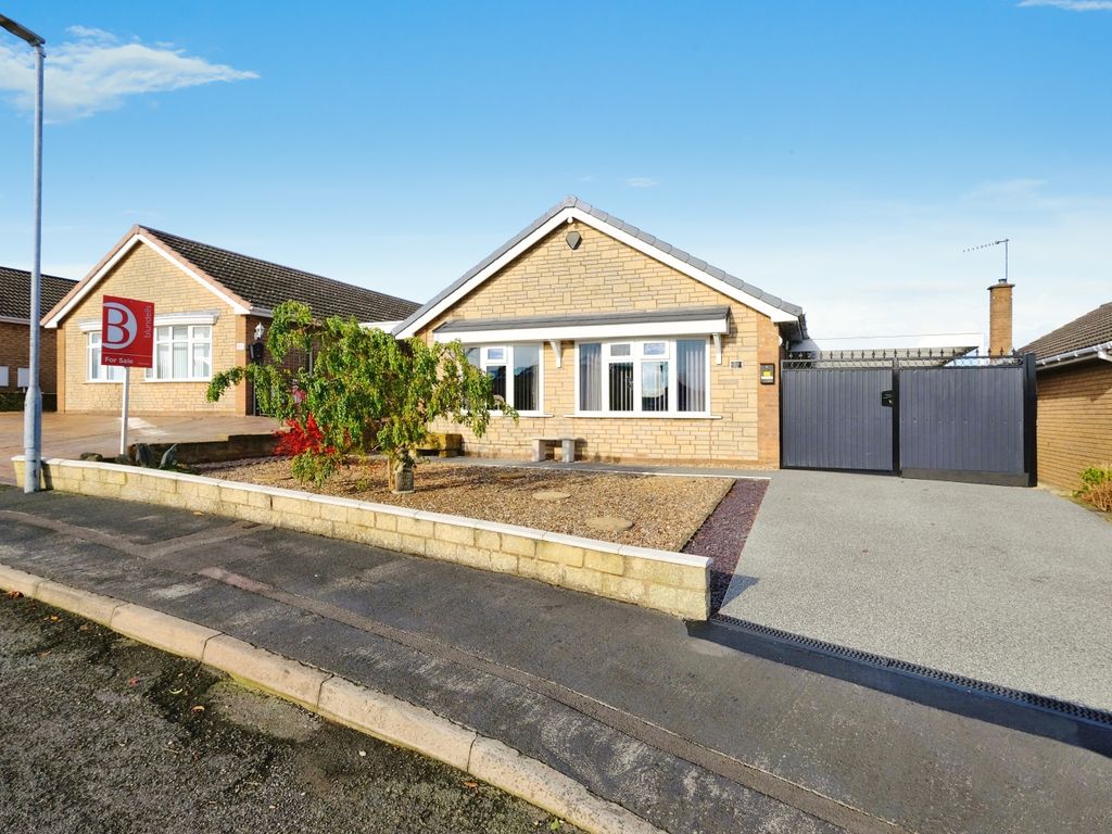 3 bed bungalow for sale in Avondale Road, Inkersall, Chesterfield