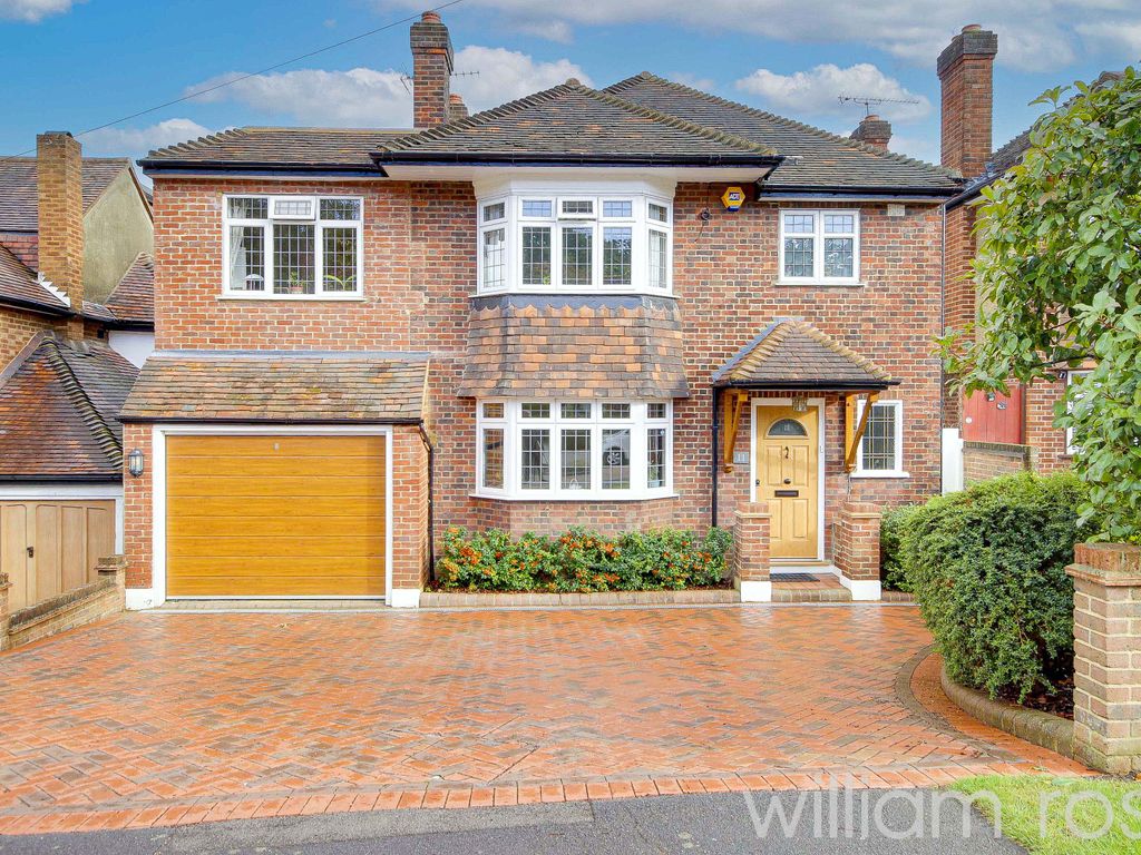 4 bed detached house for sale in Broadfield Way, Buckhurst Hill IG9, £