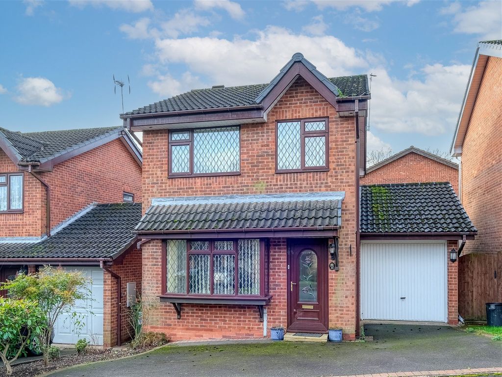 3 bed detached house for sale in Longfellow Close, Walkwood, Redditch