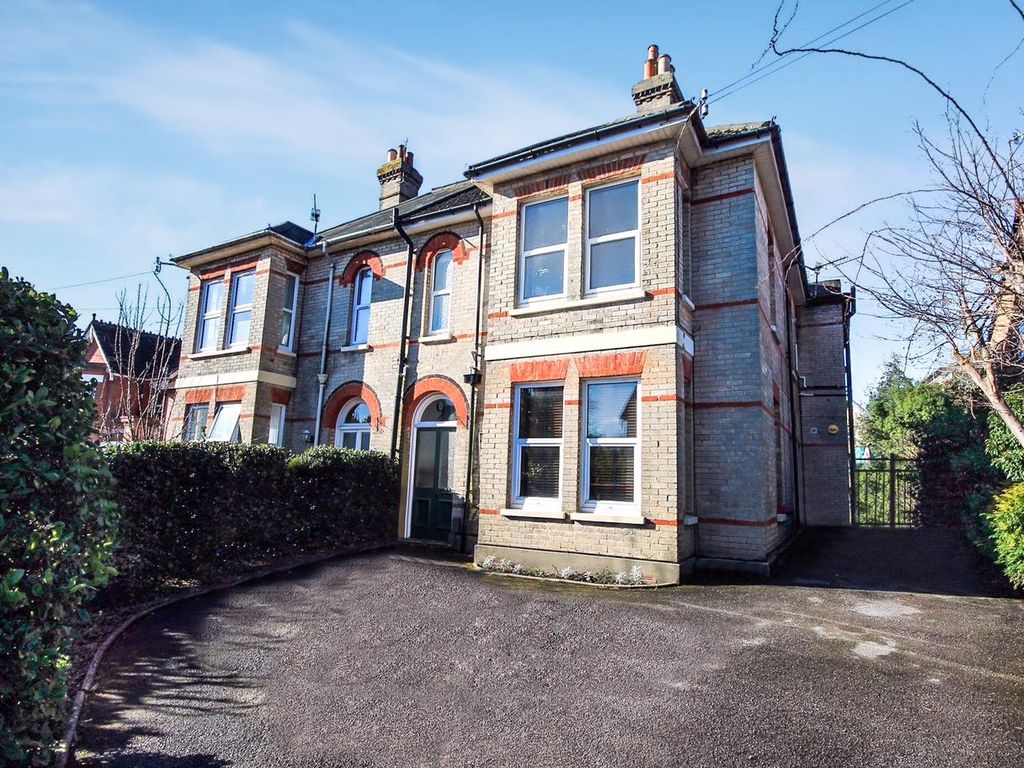 2 bed flat to rent in Charmouth Grove, Lower Parkstone, Poole BH14, £