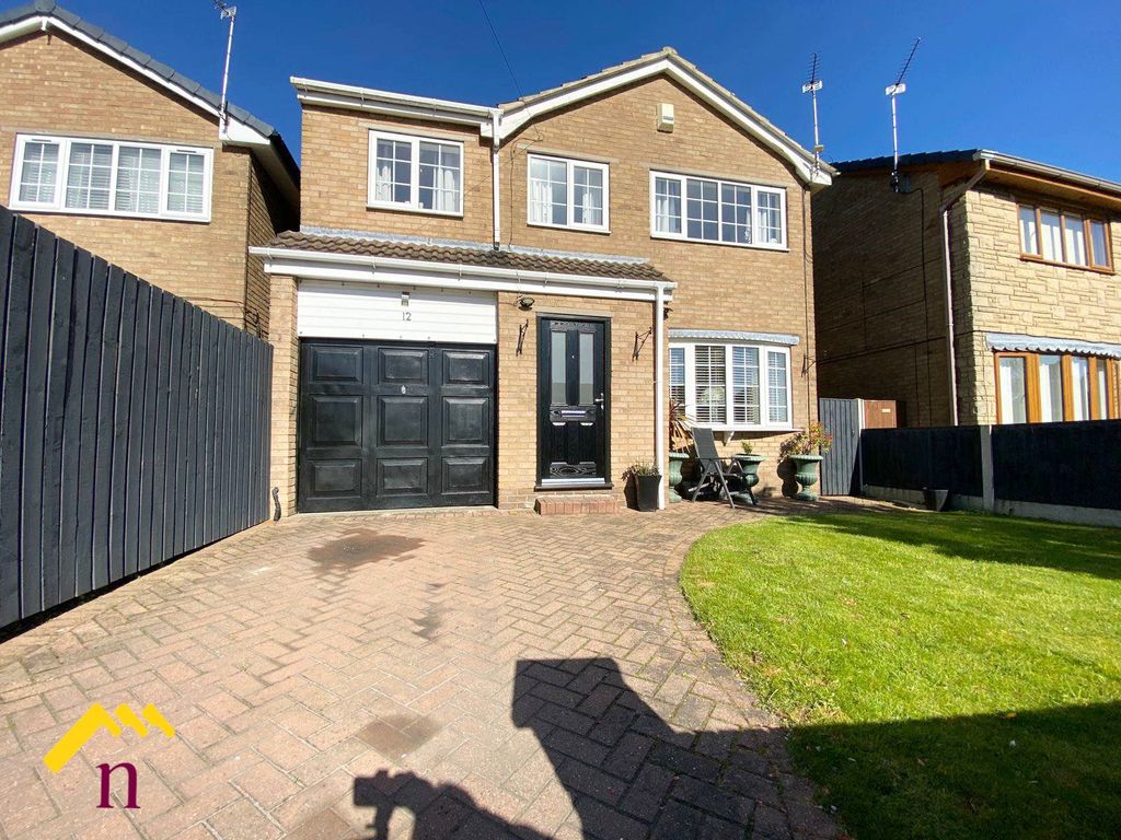 4 bed detached house for sale in Warwick Close, Hatfield Woodhouse