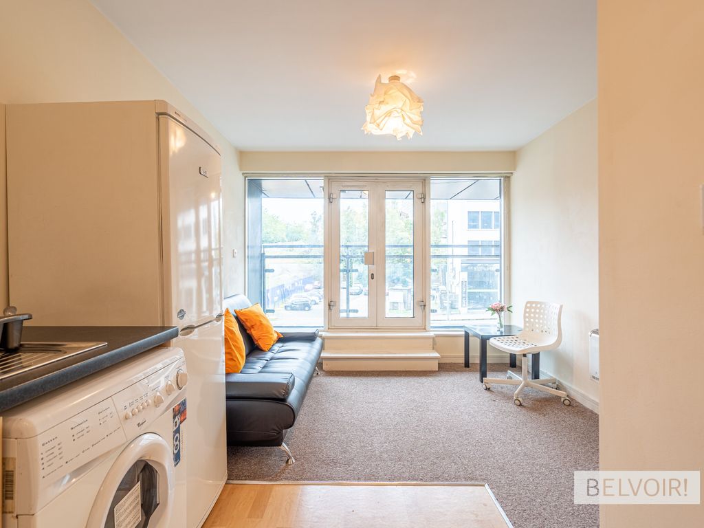 1 bed flat to rent in Westside Two, Suffolk Street, Queensway
