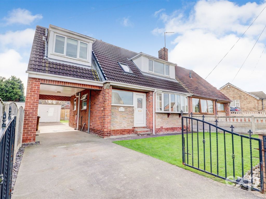 4 bed semidetached house for sale in Suzanne Crescent, South Elmsall