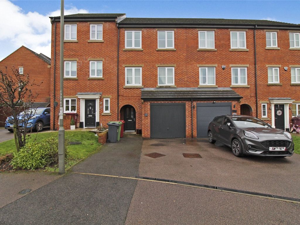 4 bed terraced house for sale in Southdown Close, Doe Lea, Chesterfield