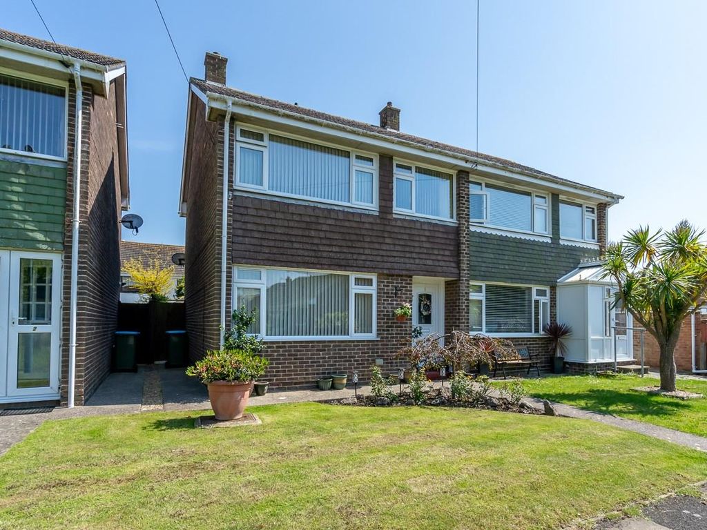 3 bed semidetached house for sale in Warwick Close, Nyetimber, Bognor