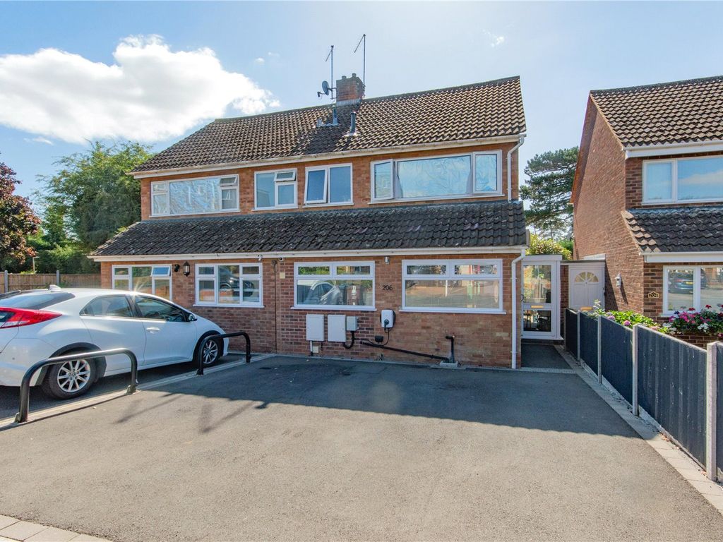 3 bed semidetached house for sale in Stortford Hall Park,