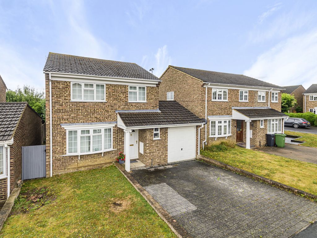 4 bed detached house for sale in Arethusa Way, Bisley, Woking GU24 Zoopla