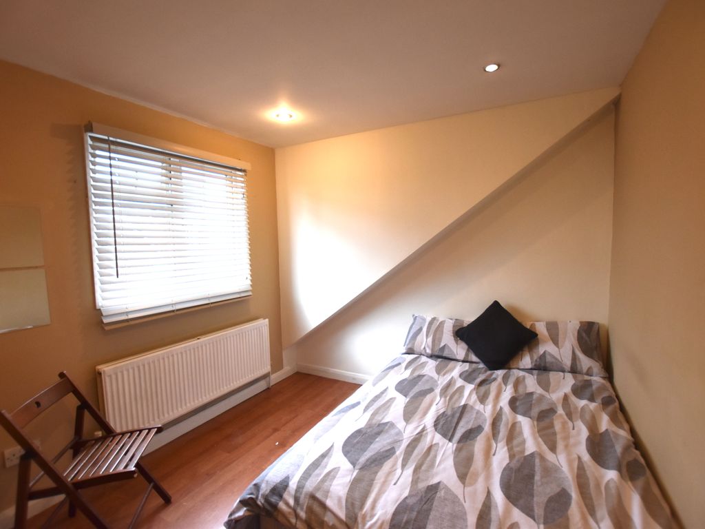 Room to rent in St. Elmo Road, London W12 Zoopla