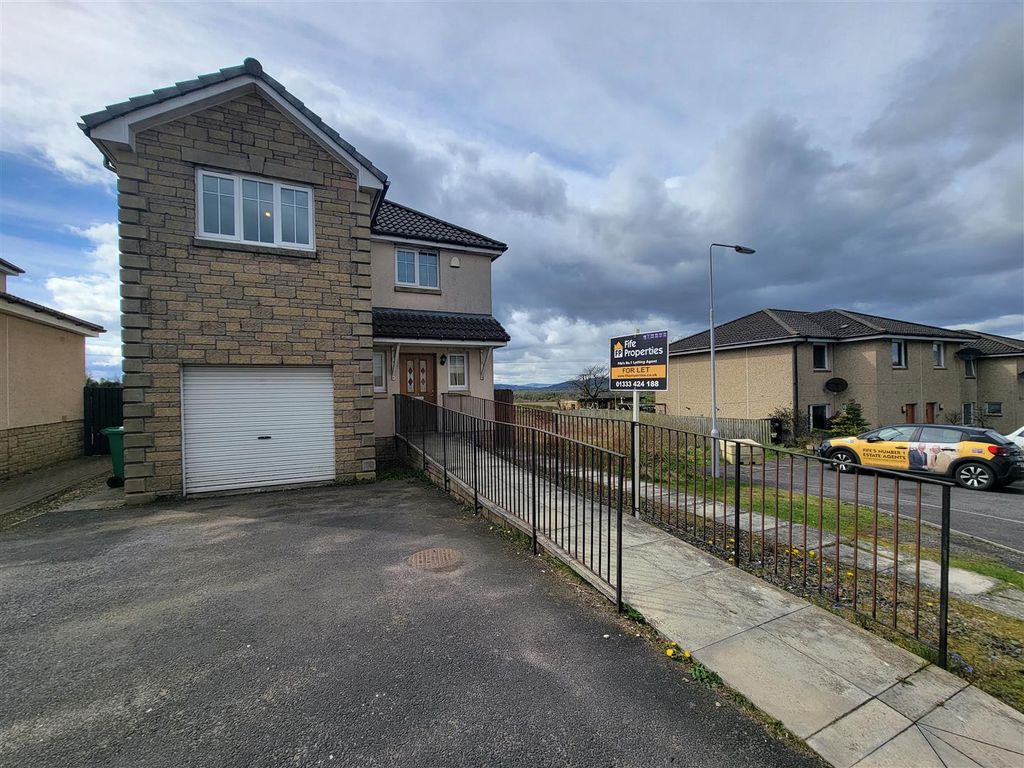 3 bed detached house to rent in Bluebell Gardens, Cardenden, Lochgelly
