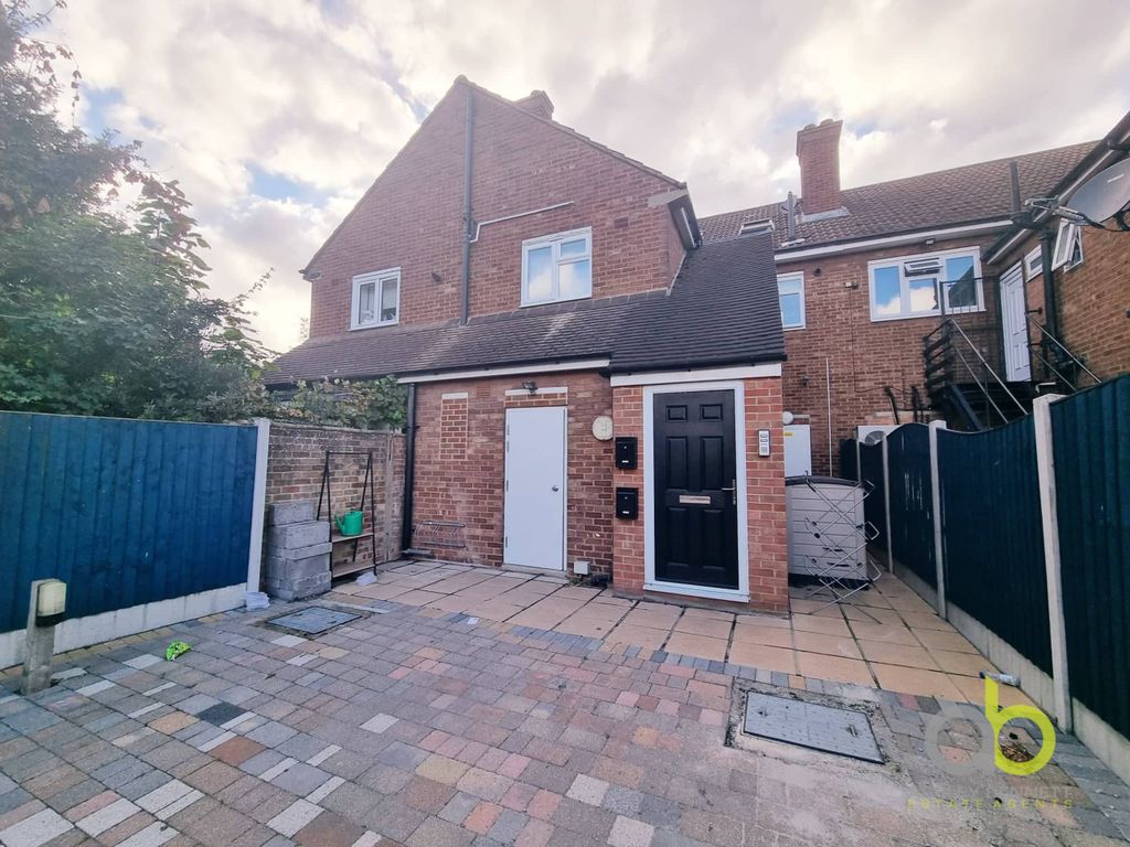 1 bed flat to rent in King Edward Drive, Grays RM16 Zoopla