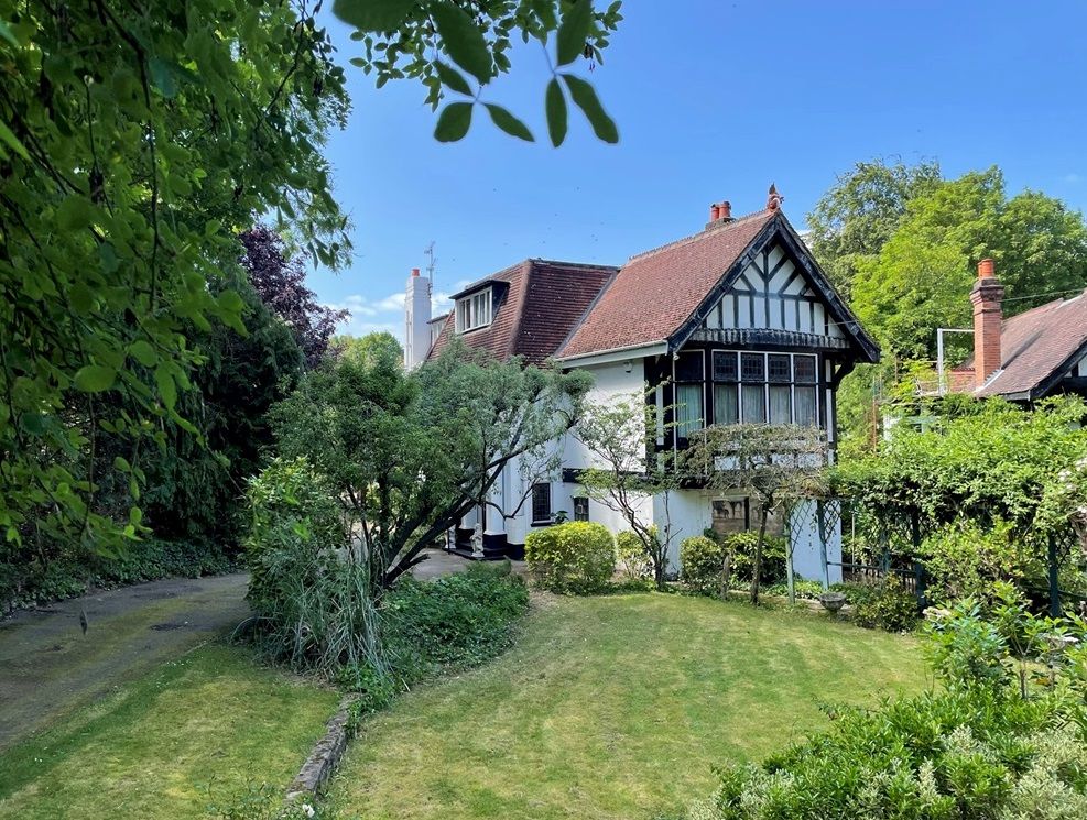 5 bed detached house for sale in Ray Mead Road, Maidenhead Riverside