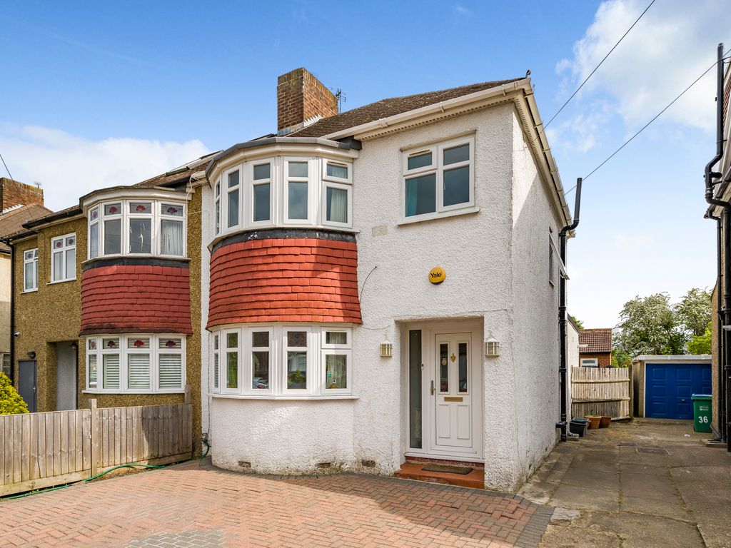 3 bed semidetached house for sale in Redfern Avenue, Hounslow TW4, £