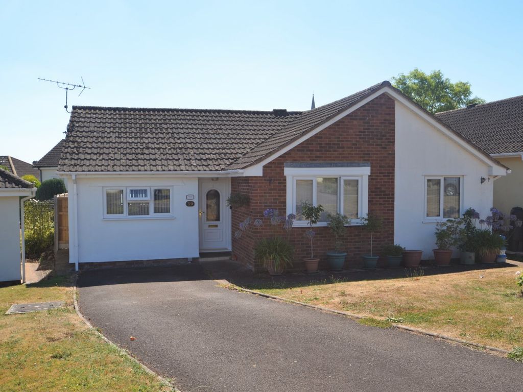 2 bed bungalow for sale in Meadow View, Uffculme, Cullompton, Devon